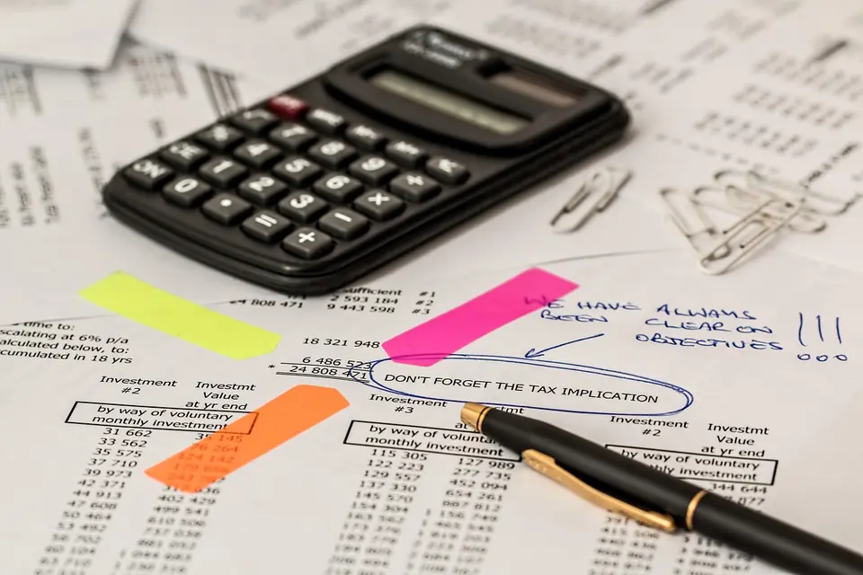 Kredivera editorial photograph illustrating financial information